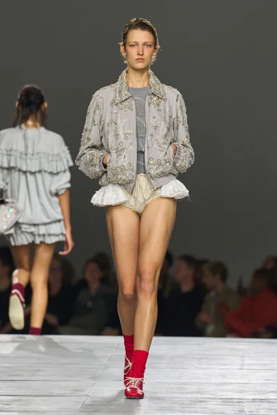 Look 5
